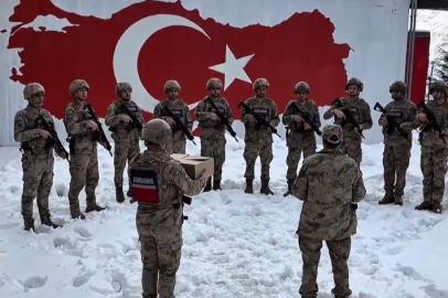 Yüreğiyle Ördüğü Anlamlı Hediye Gözleri Yaşarttı!