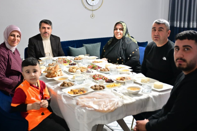 Yıldırım Belediye Başkanı Oktay Yılmaz Şehit Ailesi İle Aynı Sofrada!