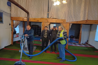 Balkanlar'daki camilerde Ramazan temizliği