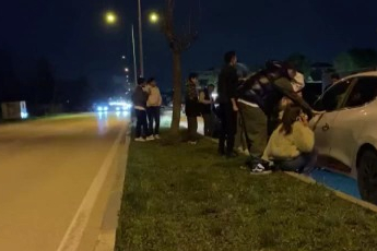 2 otomobilin çarpıştığı kazada 1 kişi yaralandı