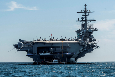 İran, USS Abraham Lincoln uçak gemisine füze saldırısı