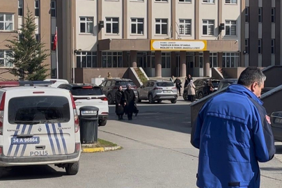 Okulda saldırı: Bir öğrenci, iki öğretmeni ve bir öğrenciyi bıçakla yaraladı