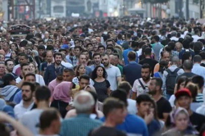 Türkiye nüfusunun yüzde 49,98'ini kadınlar, yüzde 50,02'sini erkekler oluşturdu