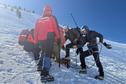 Uludağ'da mahsur kalan 2 kadın kurtarıldı