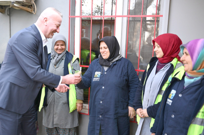 Karacabey’de Kadınlar Günü’nde personele ziyaret