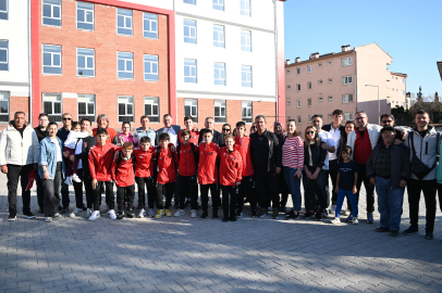 Katar'da mahsur kalan Türk sporcular memleketine döndü