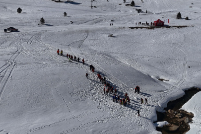 Senaryo gereği çığ altında kalan 3 kişiden 2'si kurtarıldı, biri hayatını kaybetti
