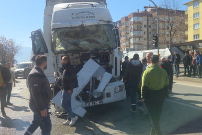 Bursa'da Feci Kaza: 5 Yaralı