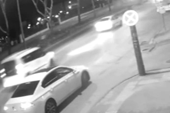 Bursa'daki feci kaza kameraya yansıdı... İkiye bölünen araçtan kurtuldu