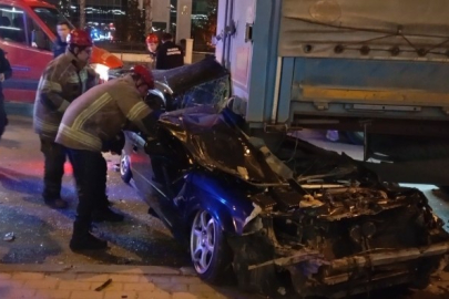 İkiye bölünen araçtan kurtuldu