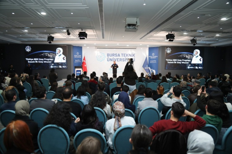 SpaceX eğitimleri ve uzay yolculuğu