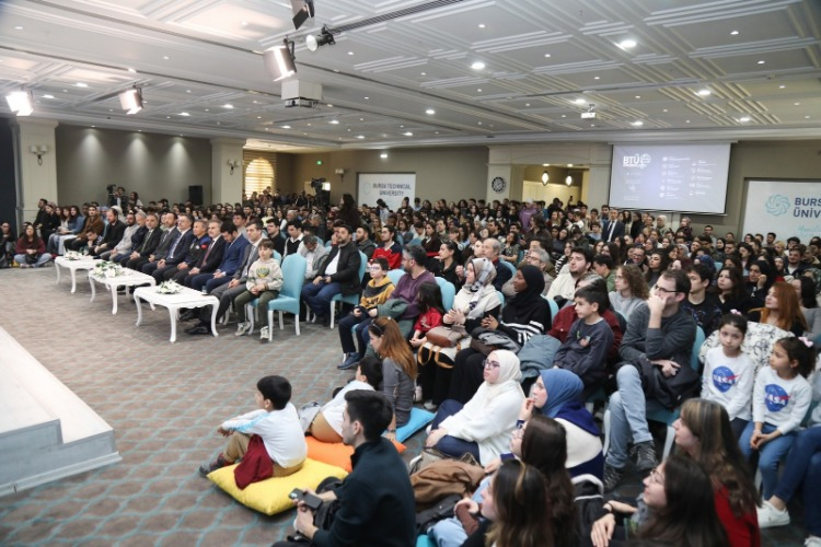 "Bu, Türk evladının uzaydaki ilk adımı"