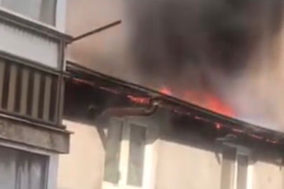 Çatı Katında Çıkan Yangın Mahallede Paniğe Neden Oldu