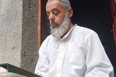 Kayseri'de 60 kişi 777 yıllık camide itikafa girdi