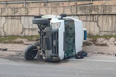 Kontrolden çıkan minibüs takla attı, sürücü yaralandı