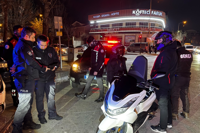 O mahalleye akın eden sürücülere polis uygulaması