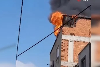 Bursa'da çatı katı alevlere teslim oldu