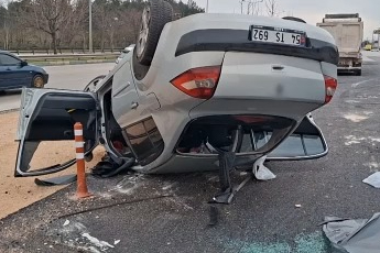 Bursa'da otomobil takla attı: Şans eseri yaralanan olmadı