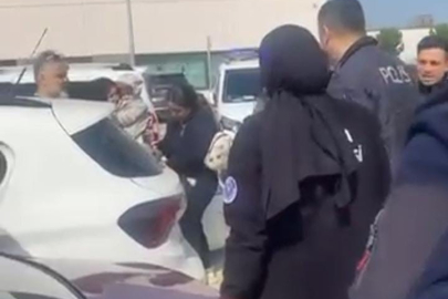 Otoparkta panik dolu anlar... Araçta kilitli kalan çocuk cam kırılarak kurtarıldı