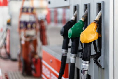 Akaryakıtta bir zam daha