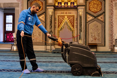 Bayram öncesi Camilerde temizlik çalışması