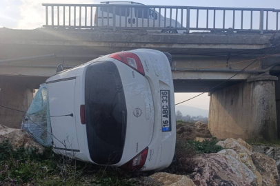 Kontrolden çıkan araç köprüden uçtu, 1 yaralı