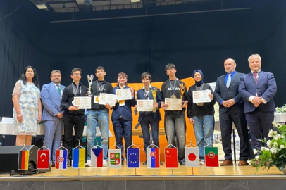 Bursalı öğrencilerden Çekya’da robotik başarısı