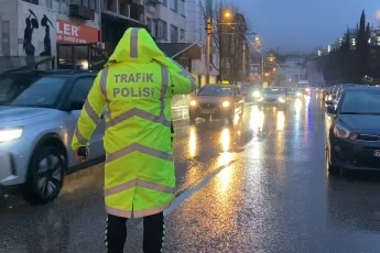 Bursalılar bayram namazında Ulu Cami'ye akın etti