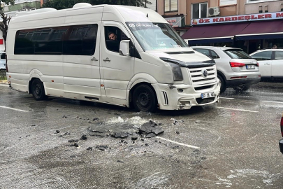 Kanalizasyon Patladı! Yol Suyla Doldu