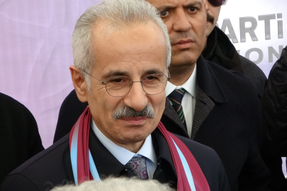Ulaştırma ve Altyapı Bakanı Abdulkadir Uraloğlu, memleketi Trabzon’da bayramlaşma programlarına katıldı