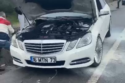Bursa Mudanya Yolu'nda Lüks Araçta Yangın Çıktı