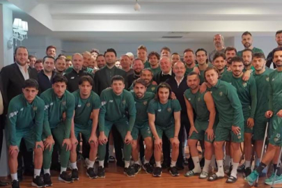 Bursaspor'da bayramlaşma sevinci Özlüce İbrahim Yazıcı Tesisleri'nde yaşandı