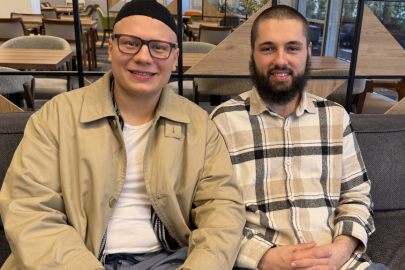 Almanya’da iki genç müslümanlığı araştırıp İslamiyeti seçtiler