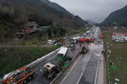 Sakarya'da Feci Kaza: 2 Tır Çarpıştı