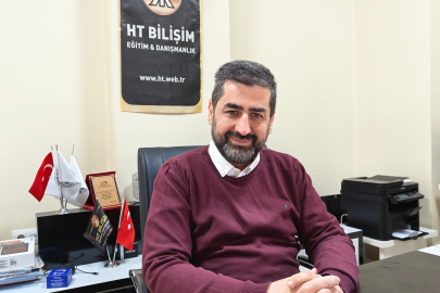 Bilişim Uzmanı Hakan Topuzoğlu: "Yapay zeka bir araçtır amaç olarak kullanılması çok doğru olmayacaktır"