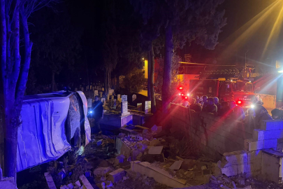 Aydın'da minibüs mezarlığa uçtu!