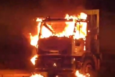 Çöp Kamyonu Alev Topuna Döndü