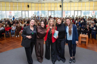 Bursa’da “Edebiyat ve Kadın” buluşmasına yoğun ilgi