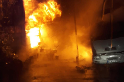 Ağır Vasıta Servisi Alevlere Teslim Oldu