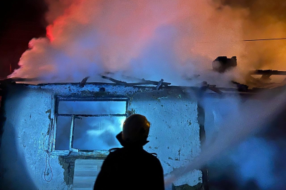 Kullanılmayan Ev Alevlere Teslim Oldu