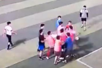 Halı saha maçında yumruklar konuştu