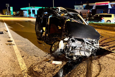 Otomobil ile Tır Çarpıştı: 1 Ölü,1 Yaralı