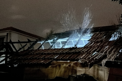 Gece Saatlerinde Müstakil Ev Alevlere Teslim Oldu