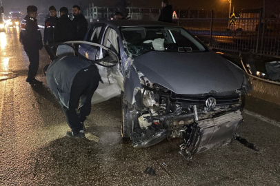 Kontrolden çıkan otomobil bariyerlere çarptı: 2 yaralı