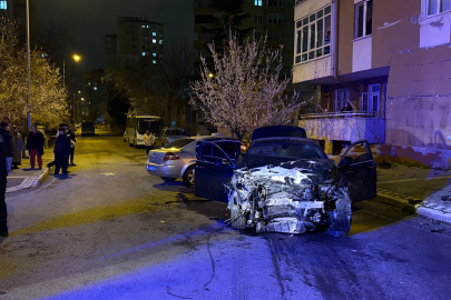 2 Otomobil Çarpıştı: 1’i Ağır 5 Yaralı