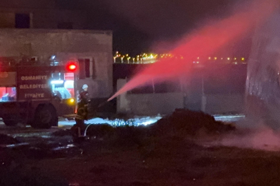 Karton Fabrikası Alevlere Teslim Oldu