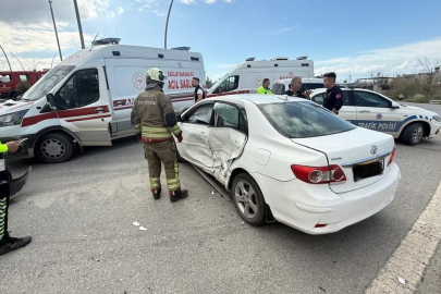İki Otomobil Çarpıştı: 1 Yaralı