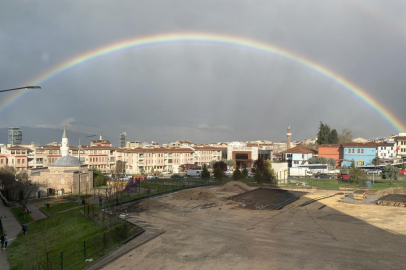 Bursa'da yağmur sonrası gökkuşağı şöleni