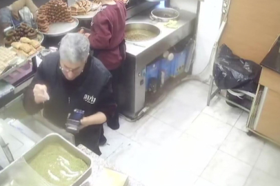 Adana'da 3 kadının telefonlarının yankesicilik yöntemi ile çalınması anbean kameralara yansıdı