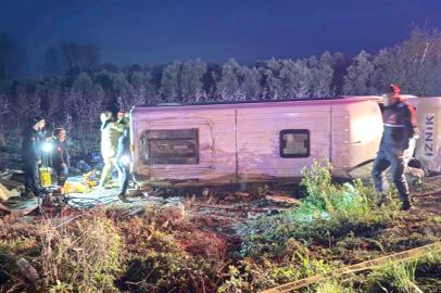 İznik'te feci kaza: 1 ölü, 12 yaralı